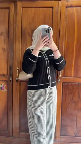 Knitwear x celana stripe 💯 🤩