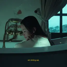 mình cũng tổn thương nhưng không còn ồn ào như trước mình chỉ biết ngồi im nhìn vào khoảng không một cách vô hồn với một trái tim nặng trĩu như bị ai đó cắn xé ——————— “vậy thôi em không cần một người chỉ trao em toàn vỡ tan…” EM KHÔNG CẦN - HANNIE | OFFICIAL VISUALIZER   OUT NOW 🔥 #EKC #Hannie #EmKhongCan 
