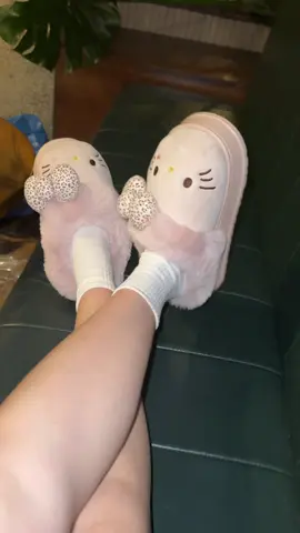 Đẹp nét luôn hehe, dép lông bít mũi siu đê thương#thanhhuy_shoes #depsuc #deplong #deplongditrongnha #xuhuong 