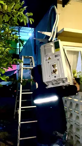 Berangkat pagi pulang malam... #serviceacbojonegoro #airconditioner #aircon #berandatiktok #fyp 