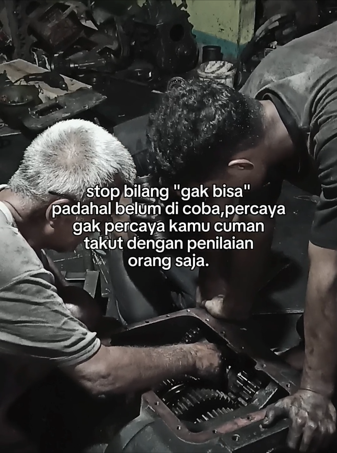 leren sek sesok maneh bossss... . #kediri24jam #iparjaya #bengkel #truk #mekanik 