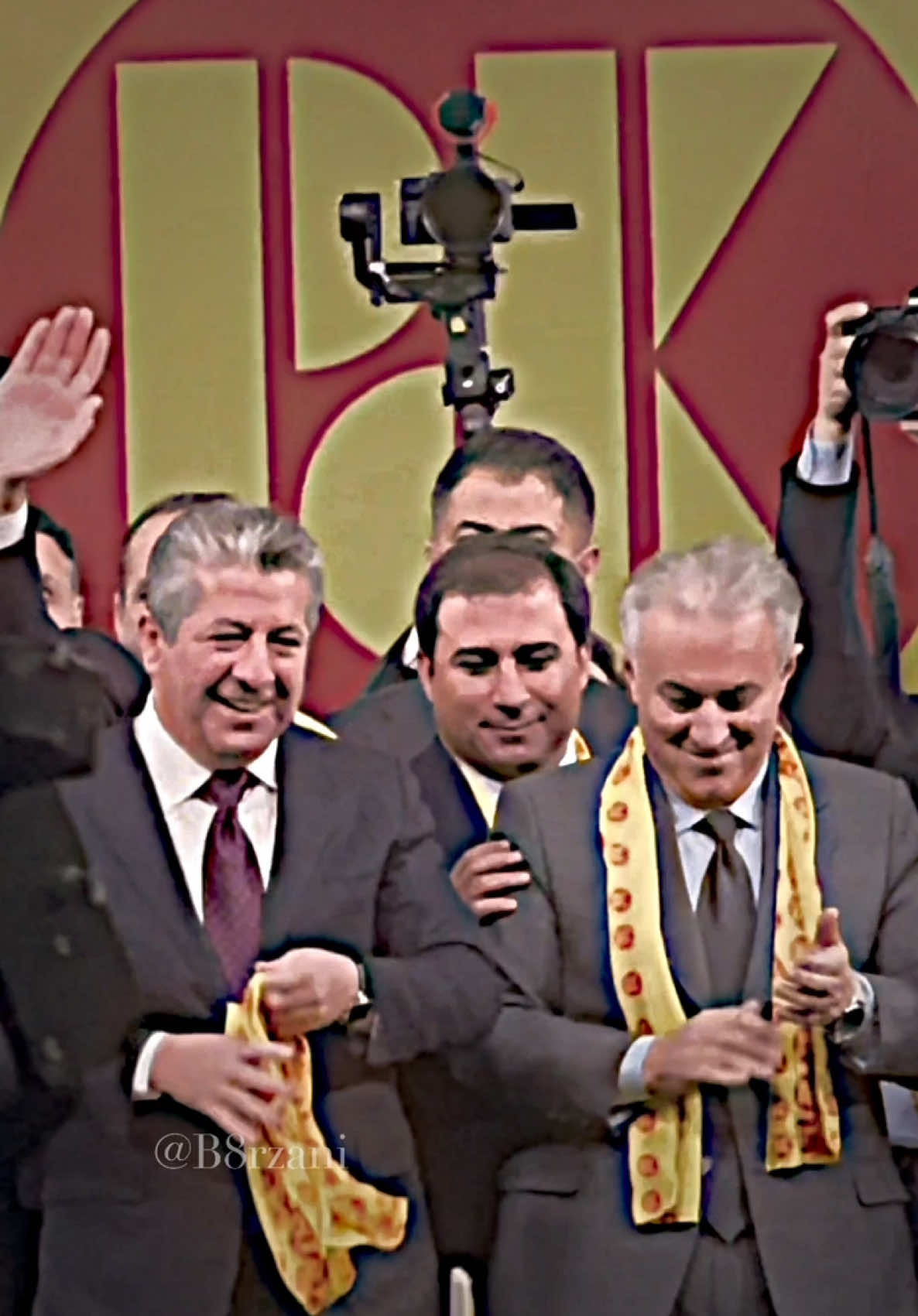 Bra Gawra 💛💛💛🙏🏼👑 #masoudbarzani #masrourbarzani #masrour_barzani #areenmasrourbarzani #areenbarzani #amb #areenmasrorbarzani #مسرور_بارزاني #ارين_بارزاني #TeamKurdistan #تيم_كوردستان  #areenreadingweek؟ #areenreadingweek  #ناتوانن 