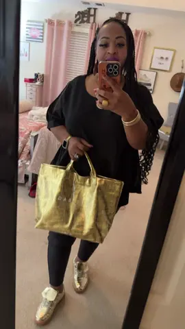 Black on Black 🖤 I absolutely love getting up and getting dressed ‼️✨🤏🏾 nothing like looking good and feeling good! #wearerocky #spanx @wearerocky_ @spanx #MayEarnRockyDollars