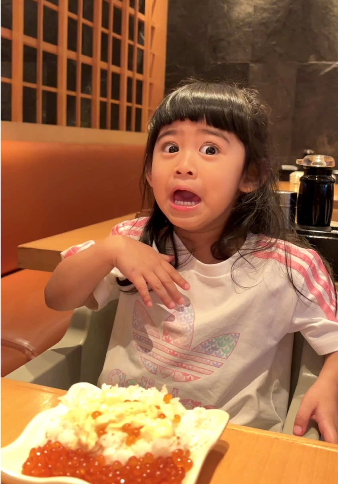 SAYAAANGGGG MAKAN SAYANGG