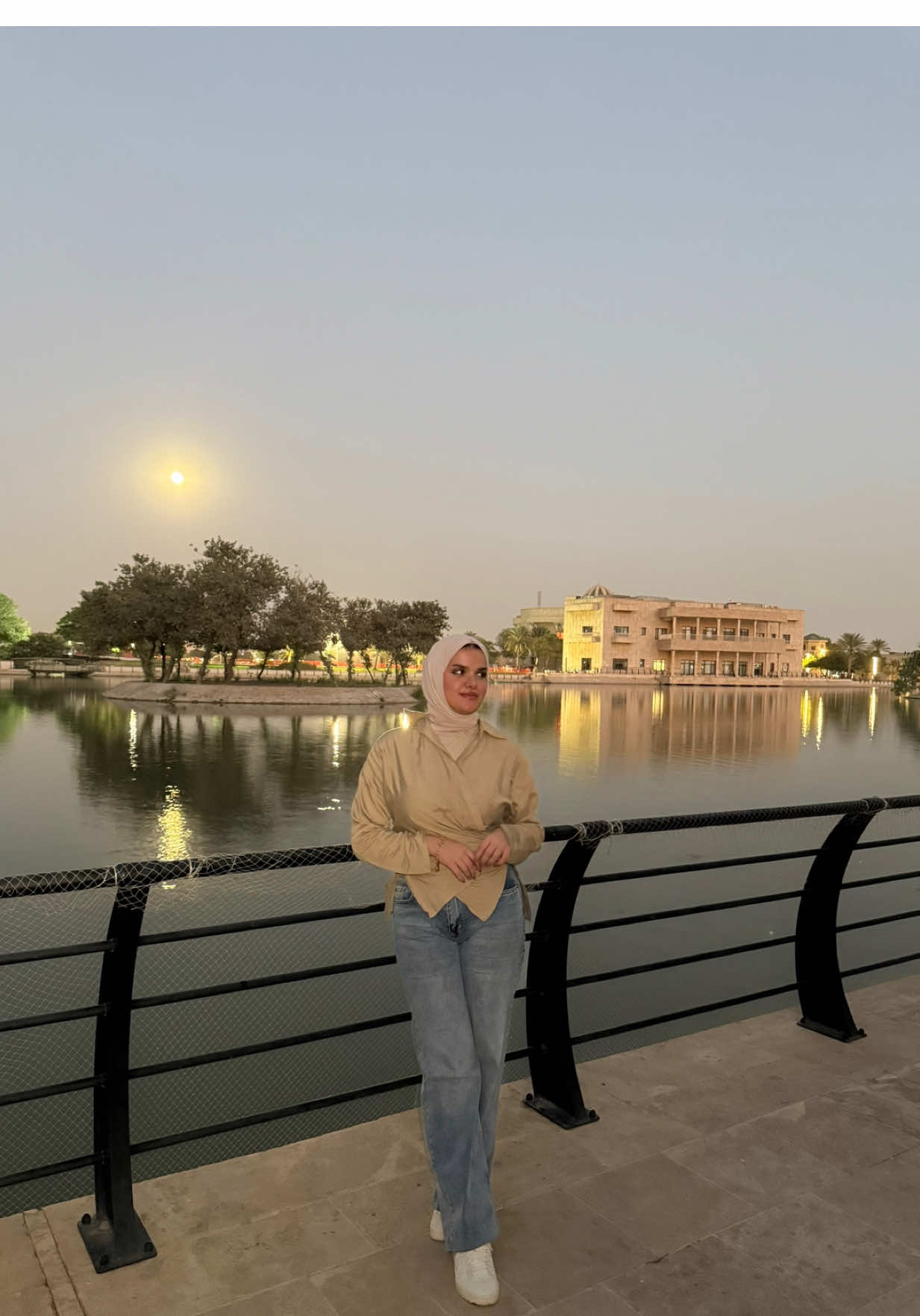 من يطول الدوام 12 ساعة بس تتونسون🥹 #auib #pharmacy #fyp #الجامعة_الامريكية_في_بغداد 