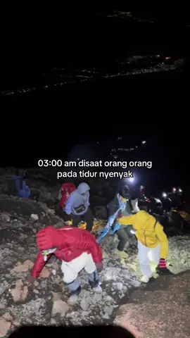 summit di gunung kerinci kala itu #foryou #pendaki #pendakigunung #gunungkerinci #kayuarokerinci 