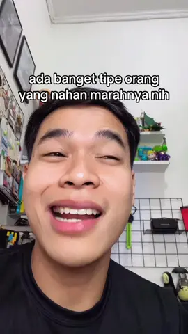 Lebih baik di tahan 🤧🤏