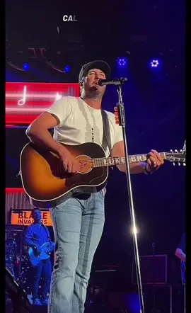 I always do my best for all my fans #lukebryan #lukebryanconcert #fyp #music 
