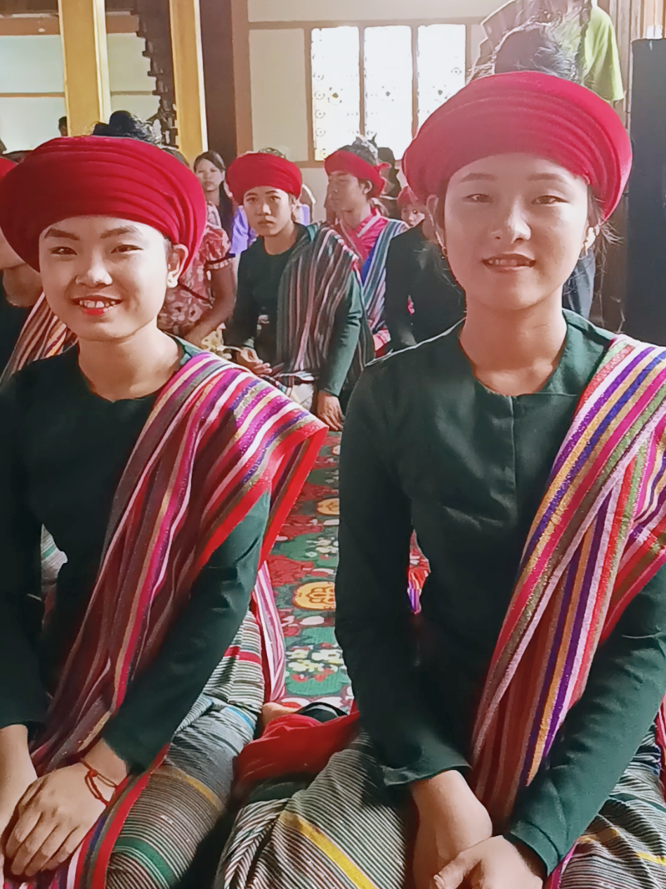 #ပင်လည်ဘူးဒေသရှမ်းနီသူလေးများ😍#