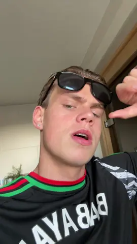 Mensen commenten ragebait maar jullie weten van niks (hou je moeder thuis broertje)