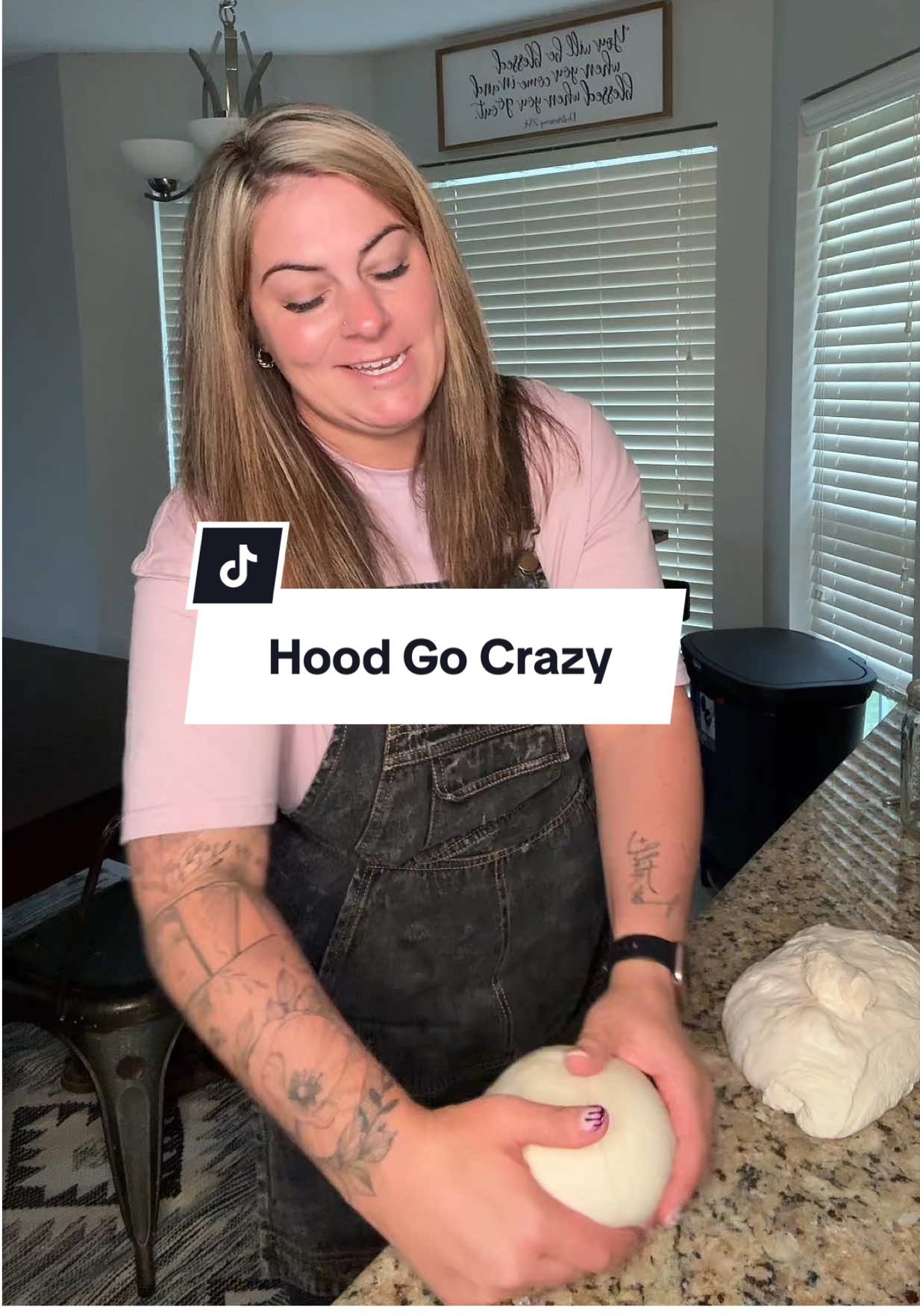 That jalapeño cheddar got everrrybody goin crazy. #hoodgocrazy #friday #sourdoughbread #sourdoughstarter #microbakery 