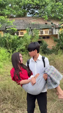 អ្នកគ្រូកេីតអីទៀតហេីយ? ឧបសគ្គច្រេីនម្លេះ..! 😭 #phiirun #អរុណរះថ្មី 