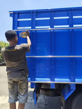 Dari Sambeng Lamongan finishing by Mekar Jaya Karoseri Lamongan... #karoserimekarjaya #mekarjayakaroseri #ainulboyschanel #fypシfypviraltiktok🖤シ゚☆♡viral #sukodadi #lamongan #fypage #fypシ 