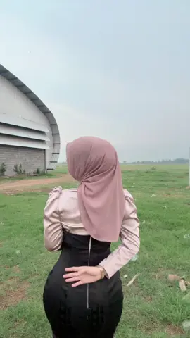 Semogaaa ga masuk beranda mamahmu yaa mas.. biar aku tetep jadi calon mantu idamannya 😭🙏🏼🤣 #masukberanda #lewatberandafyp #lelynaladhipa #fypシ゚ #fyppppppppppppppppppppppp 