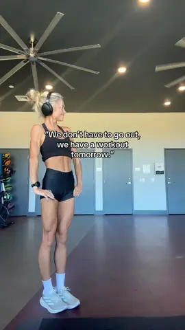 Or “let’s go to bed early”! My runner girls and gym girls understand Hahaha #runnergirls #gymgirls #athletesoftiktok #workoutmotivation #fitnessmotivation 