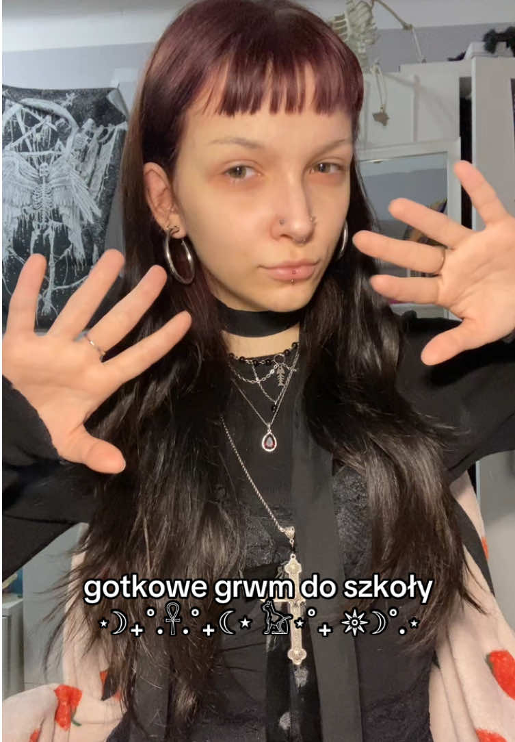 dziwnie dużo siły mam jak na to, że wstałam o 5 rano @draftrr ~{ #alt #altmakeup #alternative #altgirl #ilovemybf  #septum  #piercings #goth #gothic #gothgirl #gotka #grwm #grwmroutine #grwmmakeup #grwm_aesthetics #gothgrwm #grwmgoth #grwmalt #makeup #makeuptransformation #MakeupRoutine #makeuptutorial #polska #polishgoth #polska🇵🇱 #07 }~
