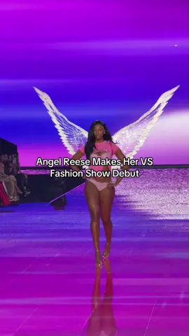 #AngelReese manifested this moment at the #VSFashionShow and were absolutely here for it. 