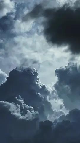 Langit mendung aja secakep ini 🌧️🤏🏻 #fyp #langit #awan #astrophile #nature 