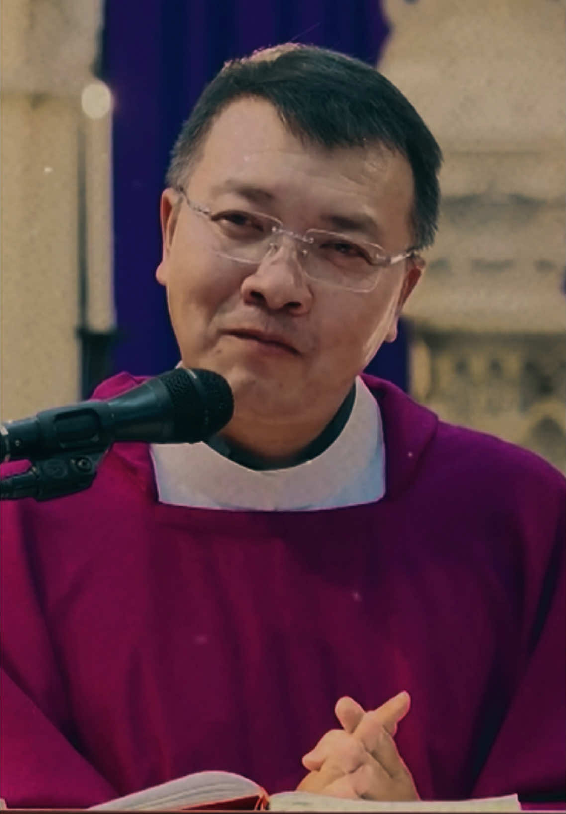 Ai là người ngồi với chúng ta trong đêm tối của cuộc đời mình ? #lmphuongdinhtoai #binhancatholic #thanhtamcatholic #sachchiecchieusaubuihoaquynh #sachchatoai 