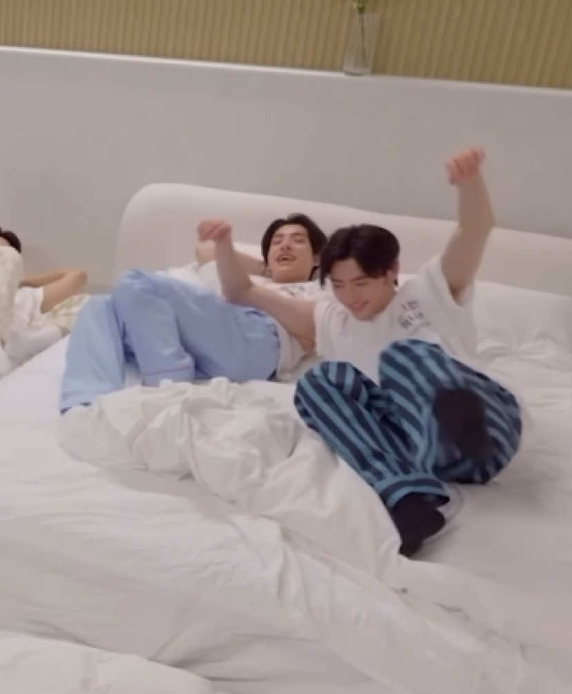 บอกแล้วว่า เจค นอน ตรงกลางไม่ปลอดภัยแน่นอน และ ดู ซุงฮุน 🫡🐩🦮🙂‍↔️ #HOONJAKE #SUNGJAKE #JAEHOON #SUNGHOON #JAKE 