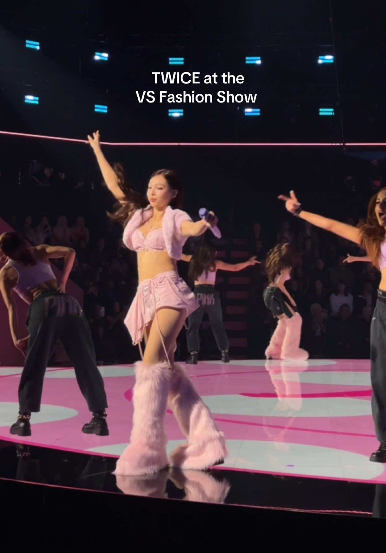 obsessed w their fuzzy pink boots i need 😩 @Victoria’s Secret @TWICE #vsfashionshow #twice 