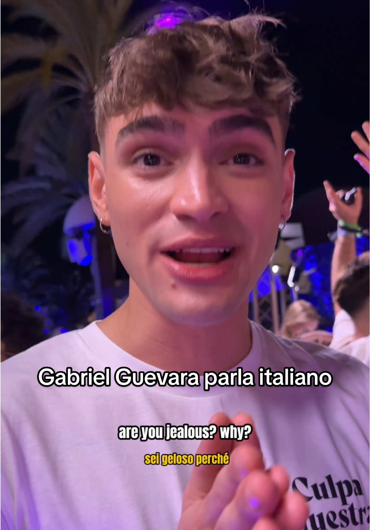 #curiosity ho incontrato #gabrielguevara a Ibiza, stava parlando francese e ho dovuto per forza farlo parlare italiano! Promise? #davedere #culpanuestra arrivano altri video 