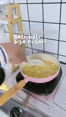 biar wajan anti lengket tidak mengelupas, pakai spatula silikon #spatulasilicon #spatulasilikon #spatula #spatulaset 