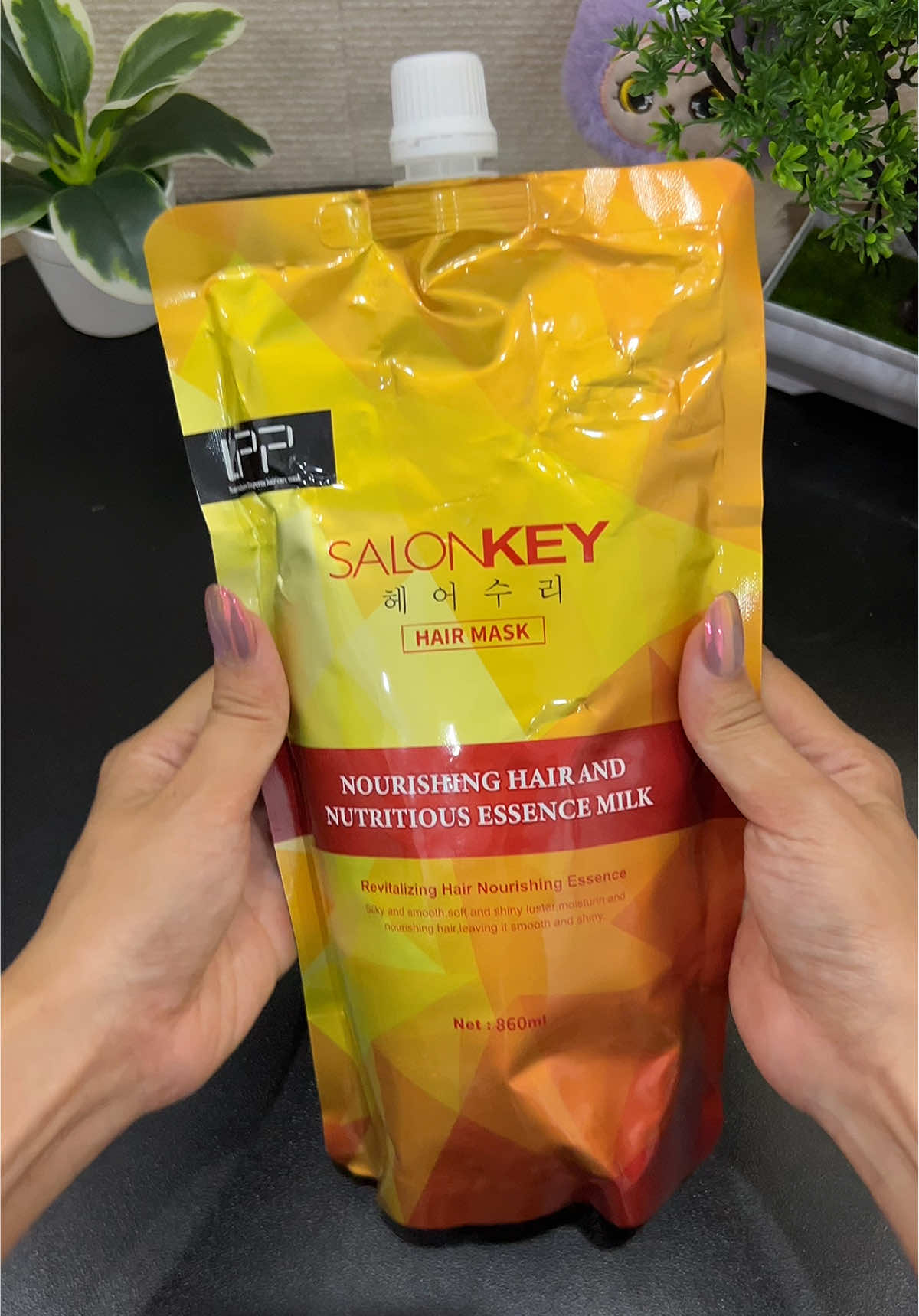 Kem ủ tóc phục hồi tóc hư tổn của Salonkey chuẩn cho các Salon#kemhaptoc #kemutoc #kemutocsieumuot #xuhuong #tranghatay96  @Trang Hà Tây 96  @Trang Hà Tây 96  @Trang Hà Tây 96 