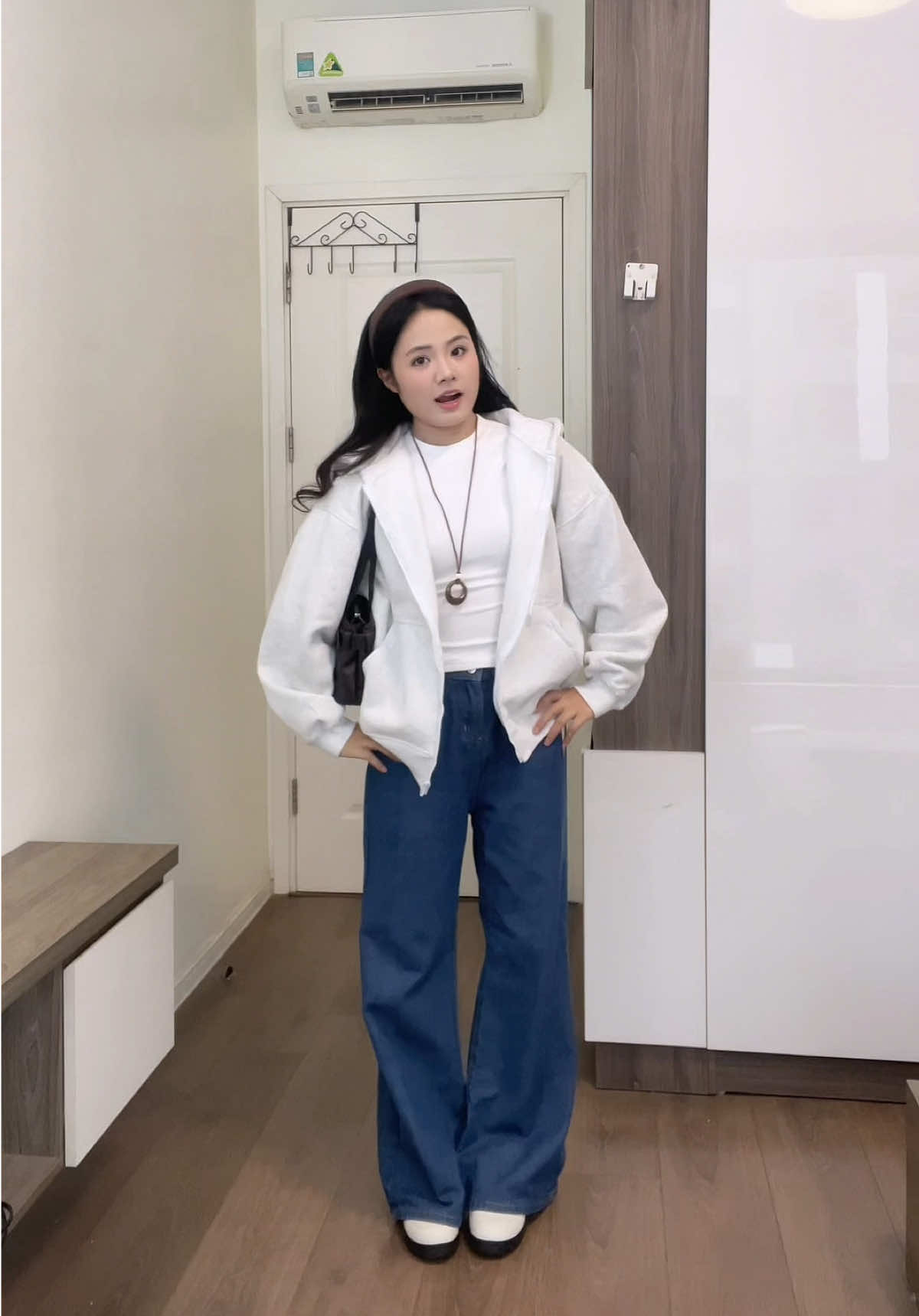 Áo khoác có lót lông bên trong nên mặc mùa đông ấm nha #reviewlamdep #outfitideas #mixandmatch #fyp 