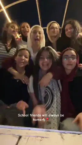 Forever thankful to have them❣️ #schoolfriends #irreplaceable #goals #friendsgroup 