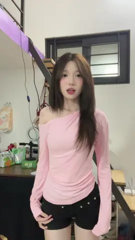 👚: @kimeehouse #fyp 