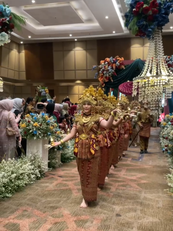 kirab pengantin adat palembang #sewasongketpalembang #sewataripalembang #sewabajuadatpalembang #fypシ 