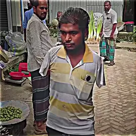 হাত নেই তবুও পাও দিয়ে ব্যবসা করে...।🥺🫡#viral #video #grow #account #foryou