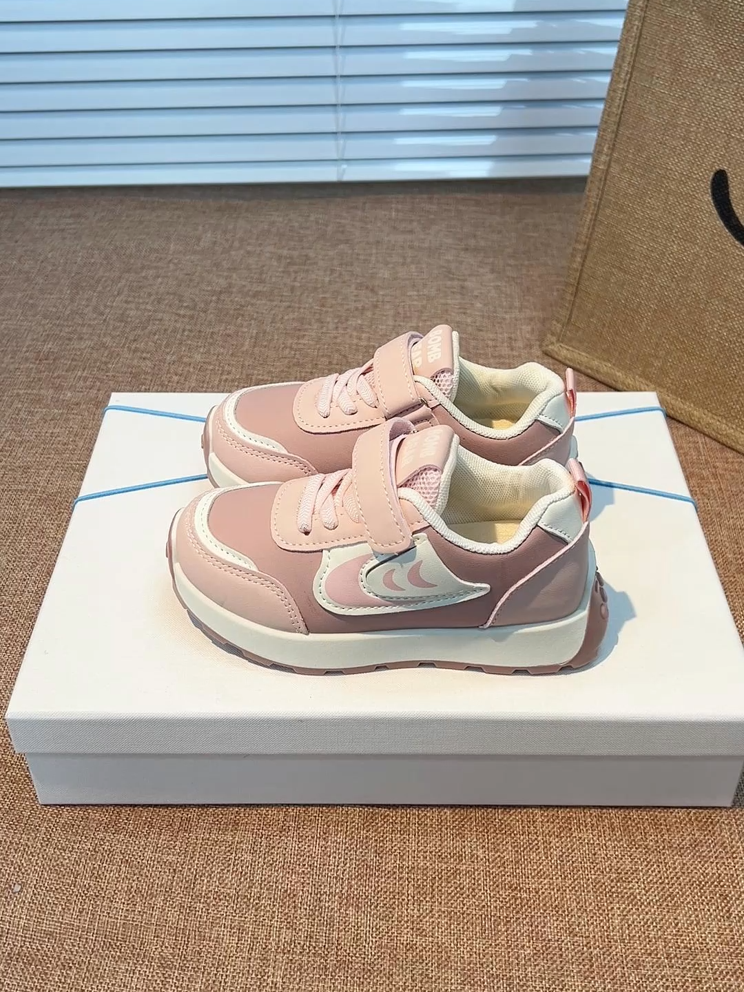 Sepatu kekinian yang lagi viral banget — stok terbatas, buruan check out! 🛒✨#ootdanak #sepatuanaklaki #sepatuanak #sepatuootd #fashionanak #shoeskids #sepatucowocewe #shoesrecommendation #sepatuunisex #sepatuimport #ootdfashion #sepatuanakhits #outfitinspiration #babyfashion #cekoutsekarang #fashiontiktok #anaksekolah #kidsootd #sepatukeren #gajiansale