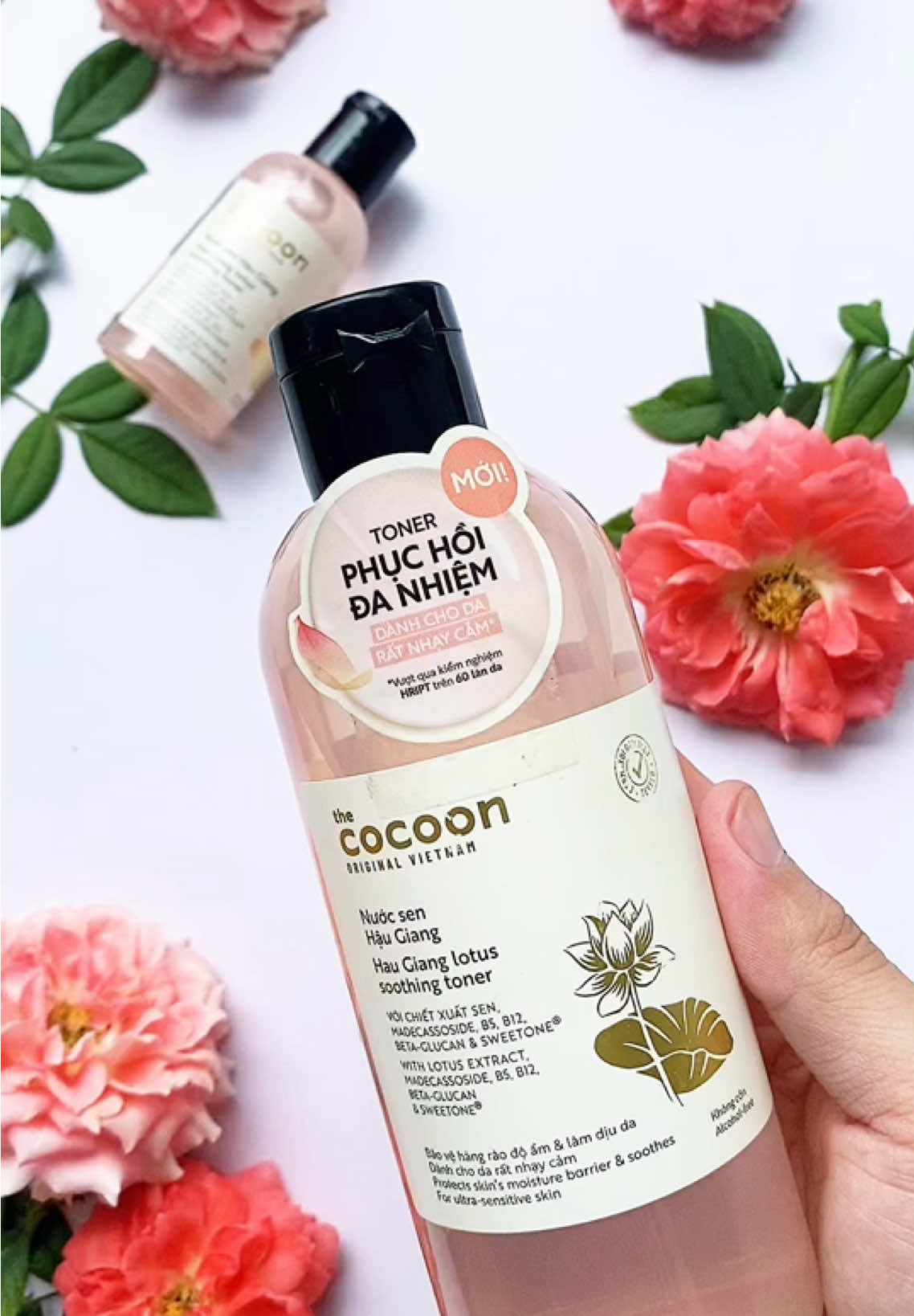 💚 Da yếu, da mỏng, da sau treatment? Dùng ngay Cocoon Nước Sen Hậu Giang 🌸 toner thuần chay làm dịu tức thì, dưỡng da ẩm mượt, phục hồi khỏe hơn 💧
