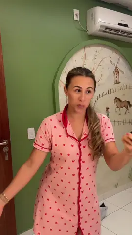 Não é vocês que pagam minhas contas … 😂😂😂😂 MAAAAS PODEM AJUDAR 🤫💰