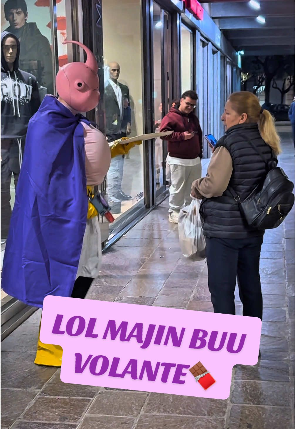PRANK MAJIN BUU ELECTRIC 🍫. @PrintXpert di Geolfan Bogdan #prankwars #majinbuu #volante #divertente #costume 