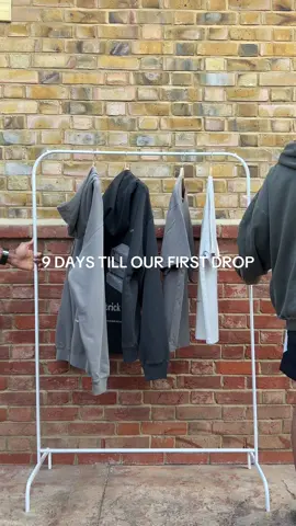 9 DAYS TILL OUR FIRST CLOTHING DROP - 25th October!  All pieces designed around our motto ‘SIC PARVIS MAGNA’ (Latin) - greatness from small beginnings. As you wear the message, live the meaning. #clothingbrandowner #clothingbrand #motivation 