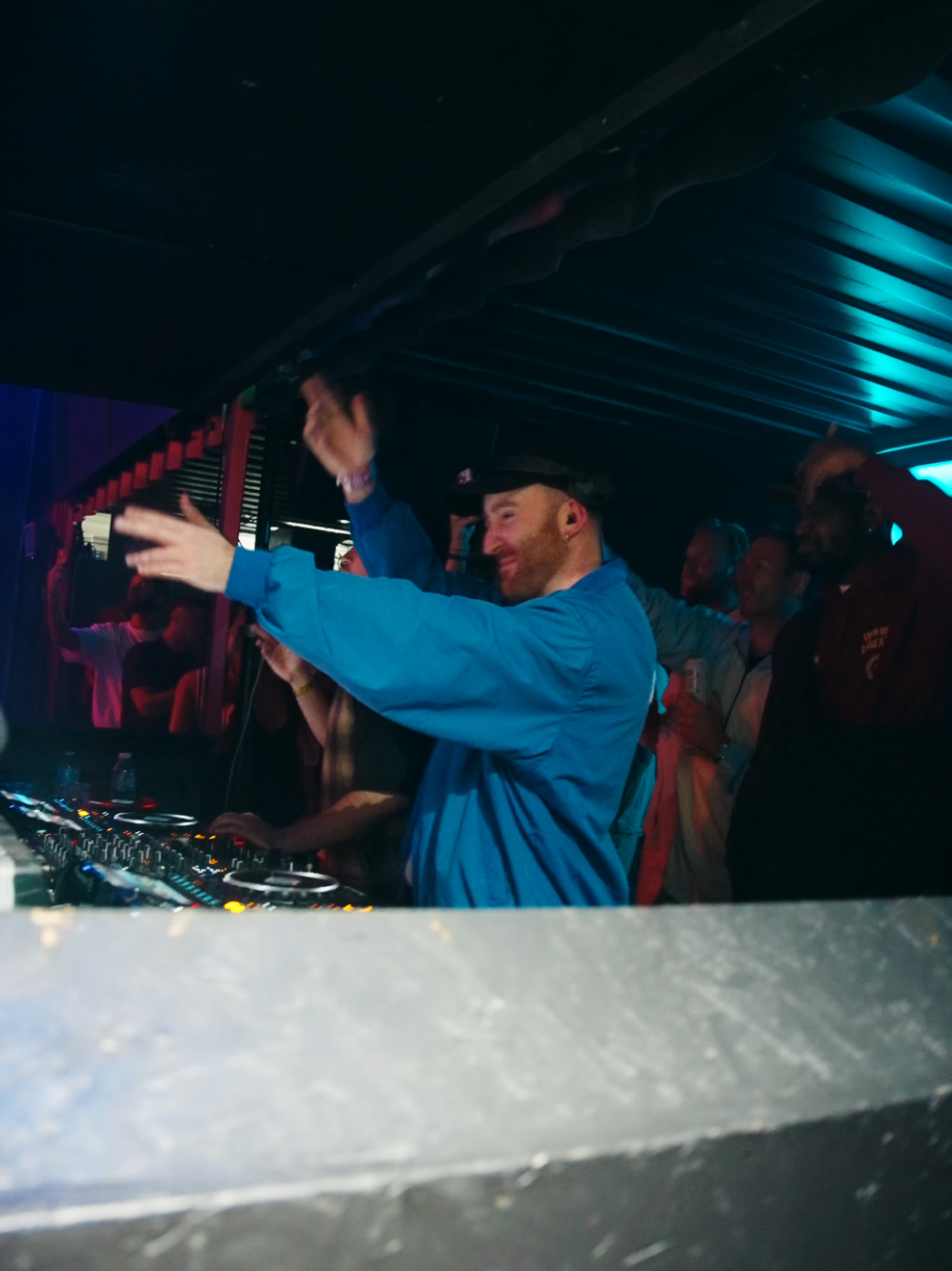 Shooters out 🔫 #RUZEUK #ElectronicMusic #OnTour #DJLife #fyp 