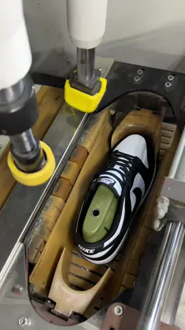 Working hours!Do you like it?Ship Worldwide!One pair can sent!#nike #nikedunk #sneakers #factory #wholesale 