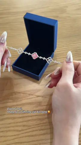 Bản lĩnh đàn ông không nằm ở ví tiền, mà ở cách các ông khiến nàng hạnh phúc #quatangnguoiyeu #quatangbangai #quatang #setquatang #quatangsinhnhat 