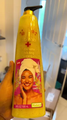 Gluta White glutathione whitening shower gel enhances and glow up the skin nicely without even using cream  #VoiceEffects #fyp #skincare #foryoupage❤️❤️ #trending 