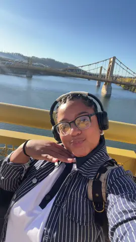 me scrolling late to work: 