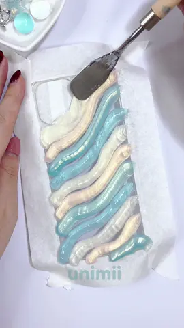 🌊Ocean streamer gold cream glue custom decoden case~ #asmr #asmrsounds #unimii #flash #ocean #decoden #decodencase #iphonecase #phonecase #DIY #custom #handmade #charms #creamglue #pearlescent #phonecasedesign #samsung #foryou #foryoupage 
