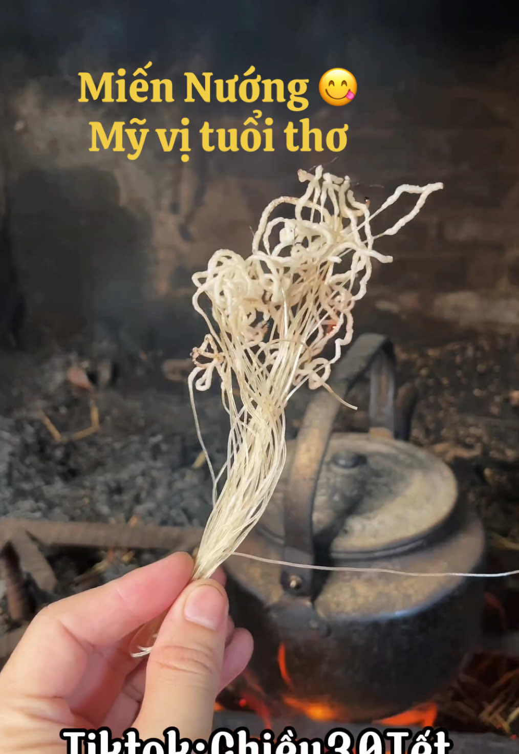 Cân Miến mẹ mua về cuối tuần Giỗ Cụ mà cứ mỗi ngày 