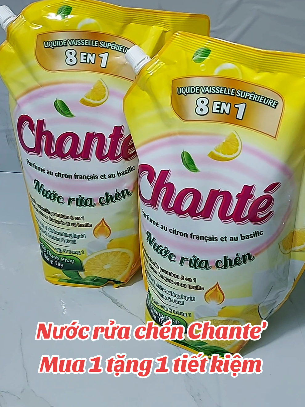 Nước rửa chén Chante' mua 1 túi 3.2kg tặng thêm 1 túi full size 3.2kg nữa. Giá siêu tiết kiệm mà lại còn siêu bọt, đánh bay dầu mỡ và mùi thức ăn, mọi người nên thử 1 lần#gialinhriviu #nuocruachenchante #chante #nuocruachen #dogiadung 