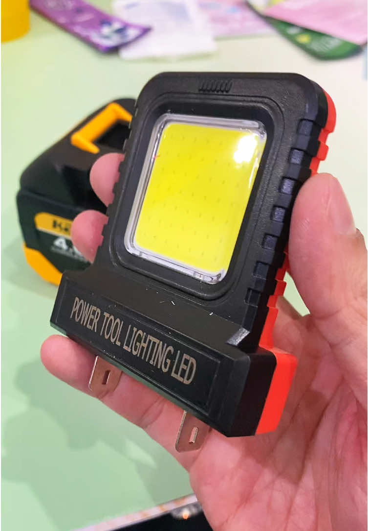 Lampu kecik tapi cahaya terang. Sesuai bawa pergi mana-mana & function kalau rumah blackout. Grab cepat sebelum habis 🔥🔥 #dagmara #lampuled #ledlight #lampu #light