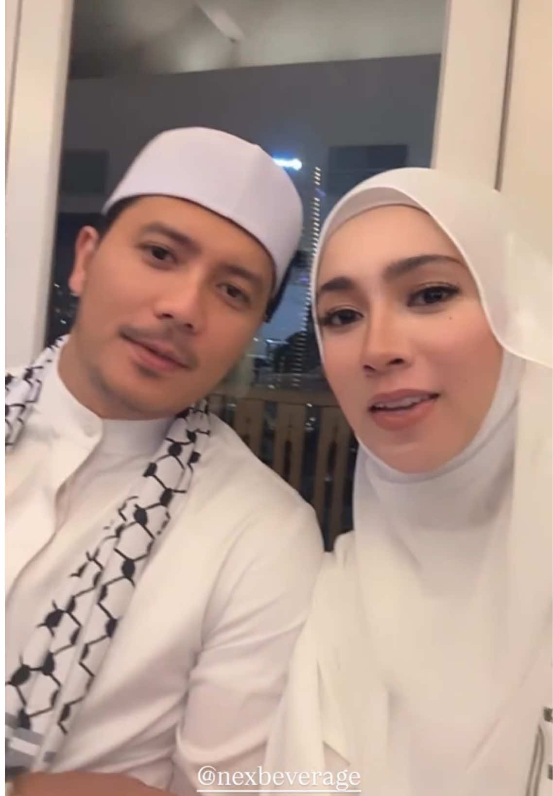 Repost ramai2 , Live Podcast - NEX Bersama Palestin 🍉 Bersama Fattah Amin, Amira Othman, PU Amin & Tuan Nadir Al-Nuri dari @cintagazamalaysia .  Ikuti perbincangan penuh makna tentang solidariti dan kemanusiaan buat saudara kita di Gaza & Palestin. Dan bagaiaman pembelian NEX Mineral Water pada 17/10, dapat menyokong misi bantuan ke Gaza & Palestin. #nexbeveragelive #nexbeveragefattahAmira #fattahamin #amiraothman #fattahamira 