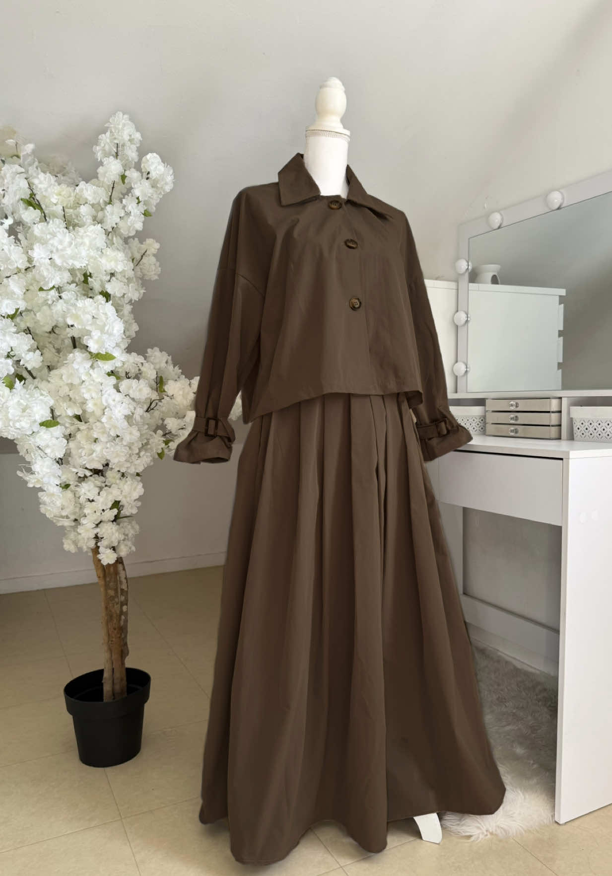 Photos sur mannequin + pas de musique c’est pas facile . #outfitautomne #mastouroutfit #pulloversize #ensemblemastour #ensemblejupe 