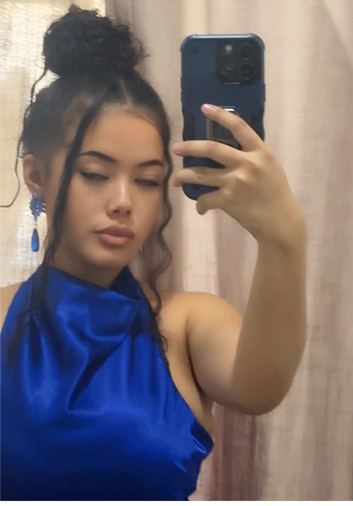 Royal blue will always look magical💙👑 #fyp #suriname #fashion #foryoupage #foryou @Gabriëllá Ennely 